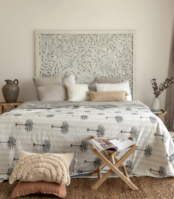 The Attic Jaisal Bed|Handcarved Bed|Solid Mango Wood|Traditional Indian Carving